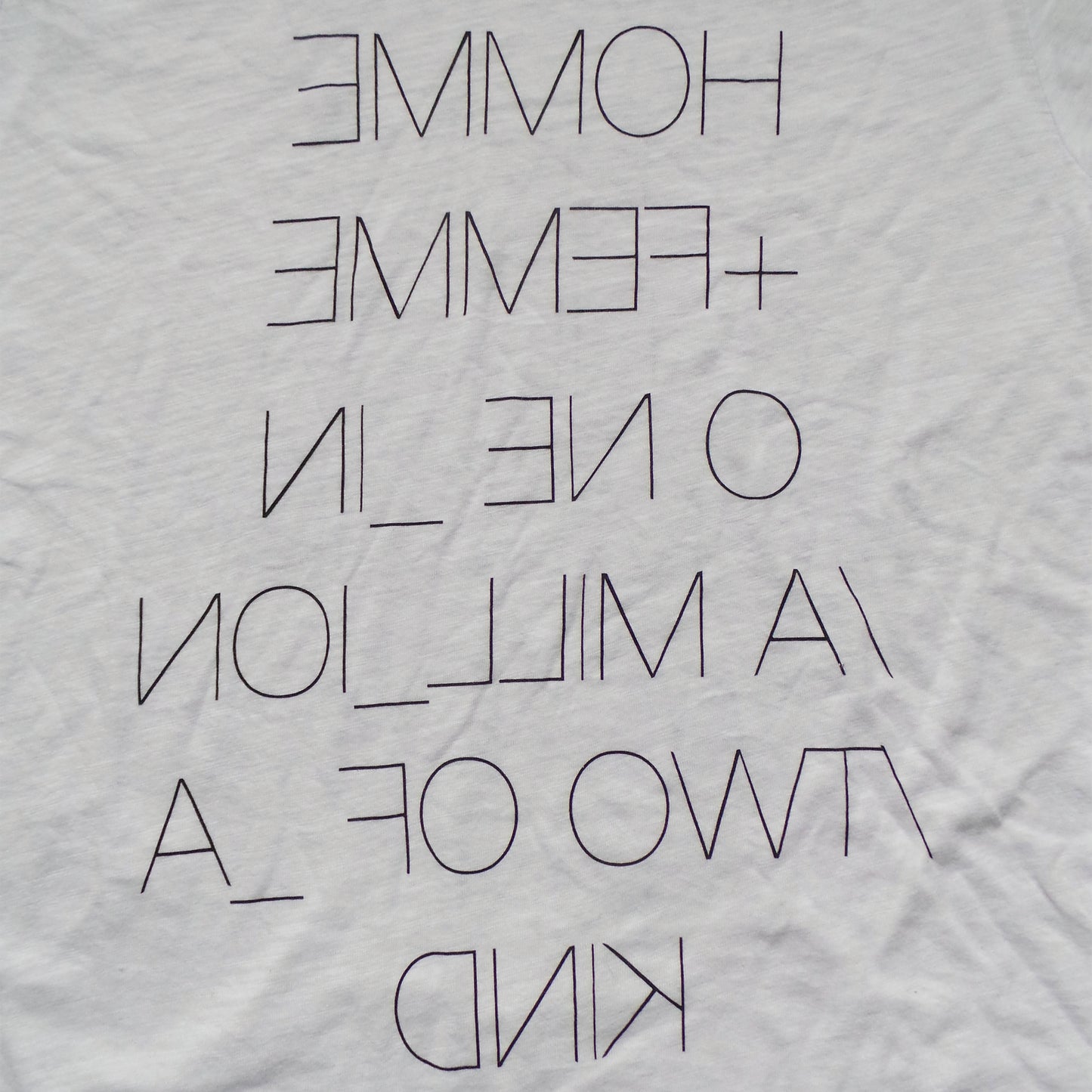 "INVERSE" HOMME + FEMME SIMPLE TEXT TEE